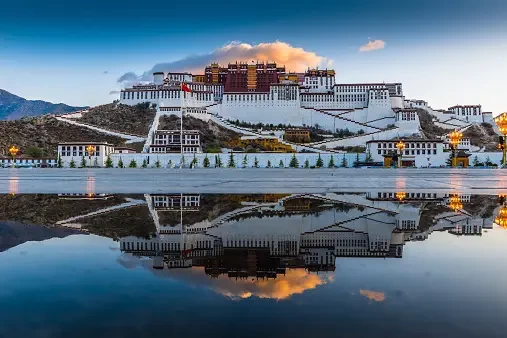 Discover Tibet: Tsetang, Gyantse, Xigatse, and Lhasa Tour